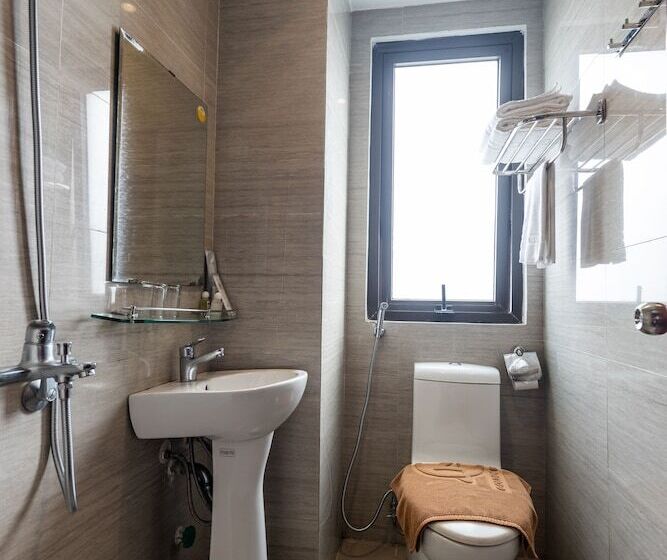 هتل Golden Sun Apartment By New Sky Travel