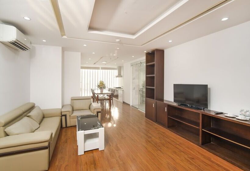 هتل Golden Sun Apartment By New Sky Travel