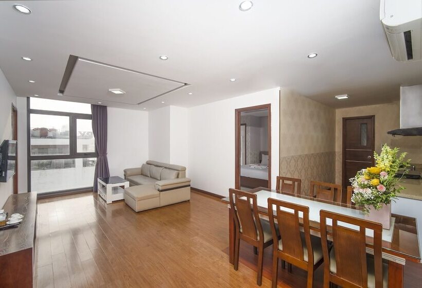 هتل Golden Sun Apartment By New Sky Travel