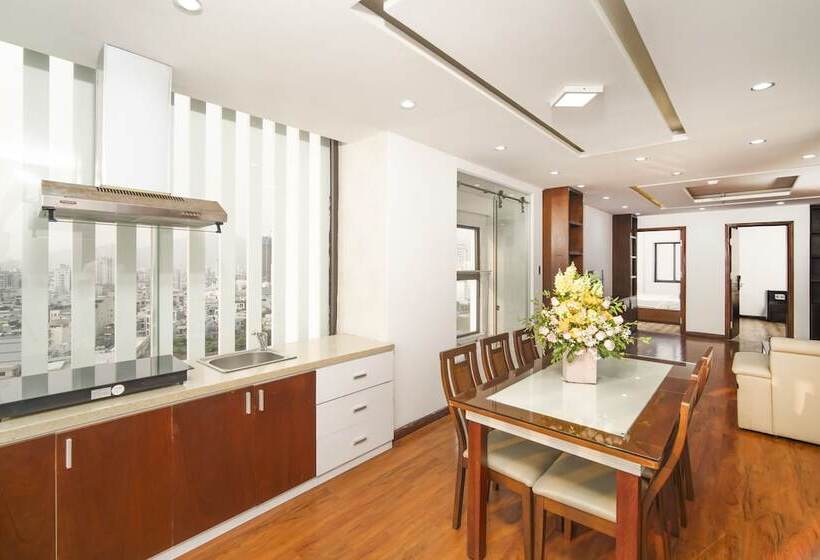 هتل Golden Sun Apartment By New Sky Travel