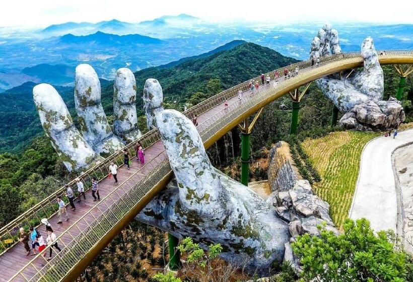 هتل Golden Sun Apartment By New Sky Travel