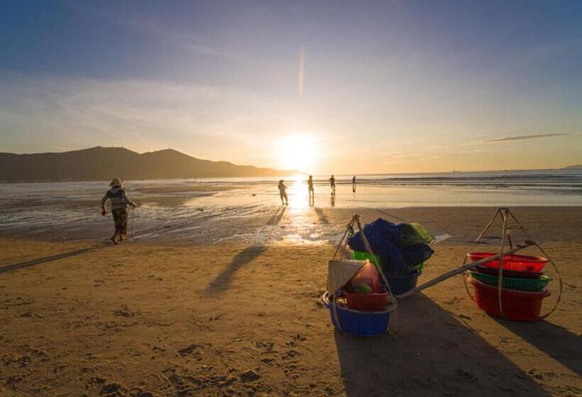 هتل Golden Sun Apartment By New Sky Travel