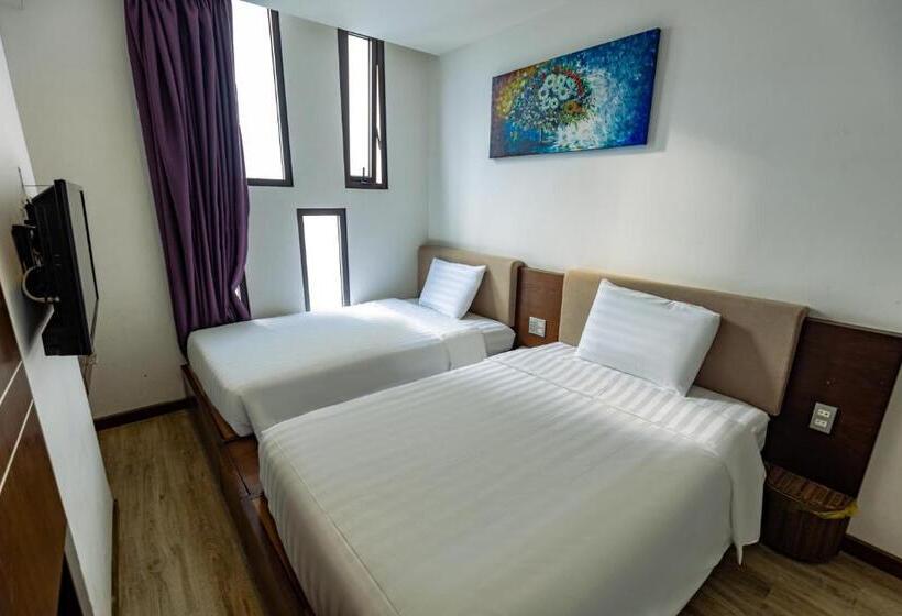 هتل Golden Sun Apartment By New Sky Travel