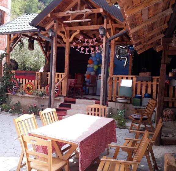 هتل Etno Kuca Petrovic