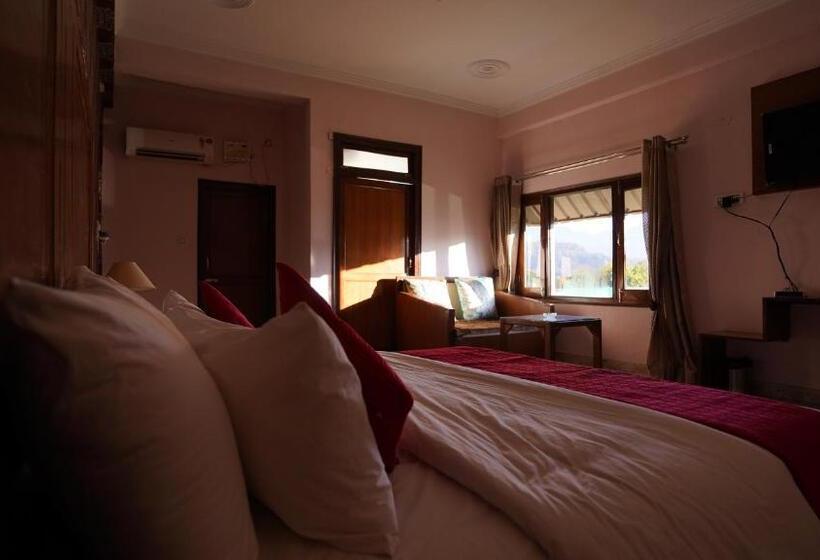 בית מלון כפרי Hr Dukes Den Resort