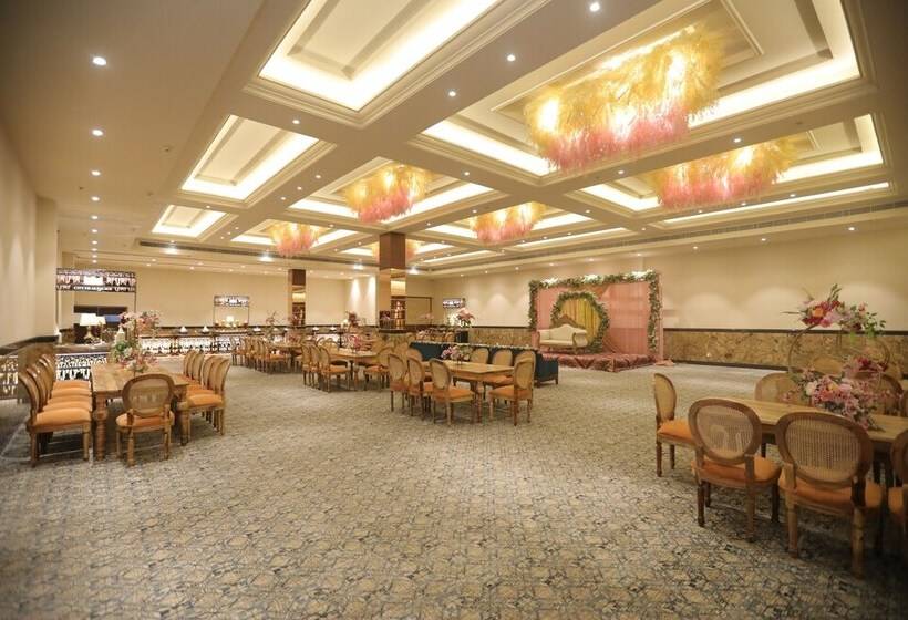 فندق Regenta Central City Vilas Palace Ambala