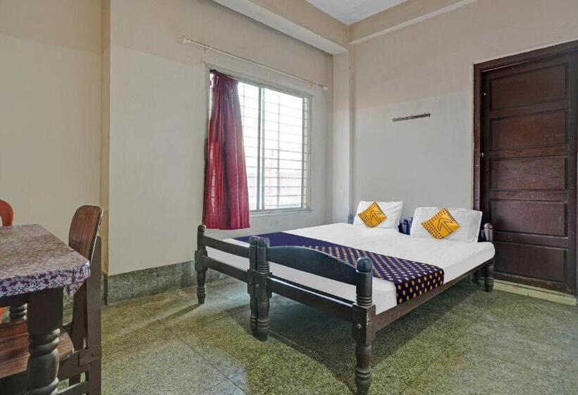 ホテル Spot On Padinjarekara Tourist Home