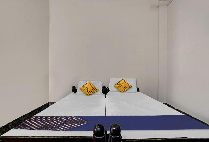 ホテル Spot On Padinjarekara Tourist Home