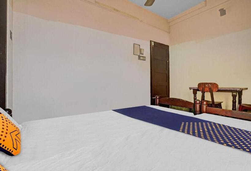 ホテル Spot On Padinjarekara Tourist Home