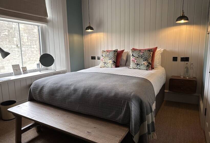 فندق Rooms Above Sugar Boat