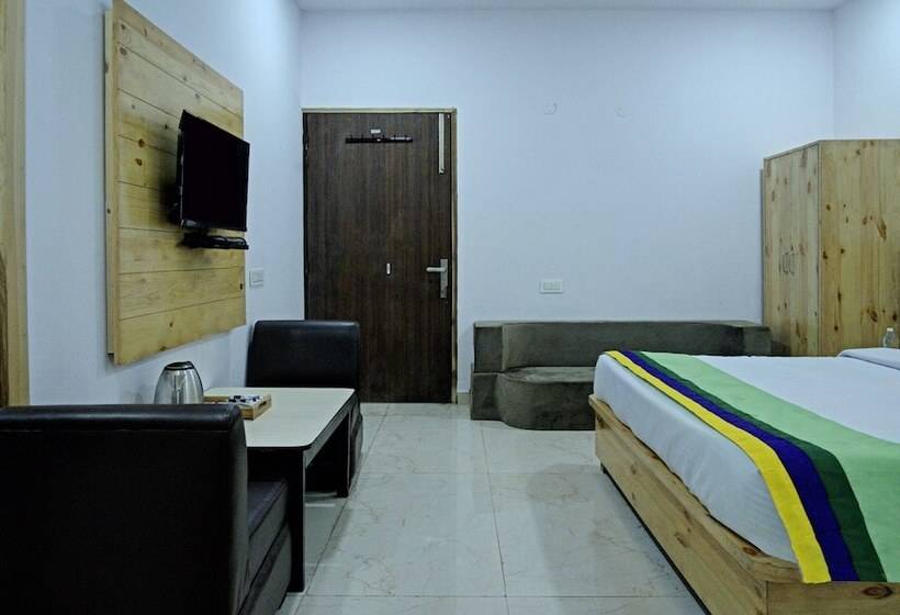 Отель Treebo The King Mohali