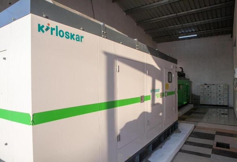 ホテル Varshini Palace