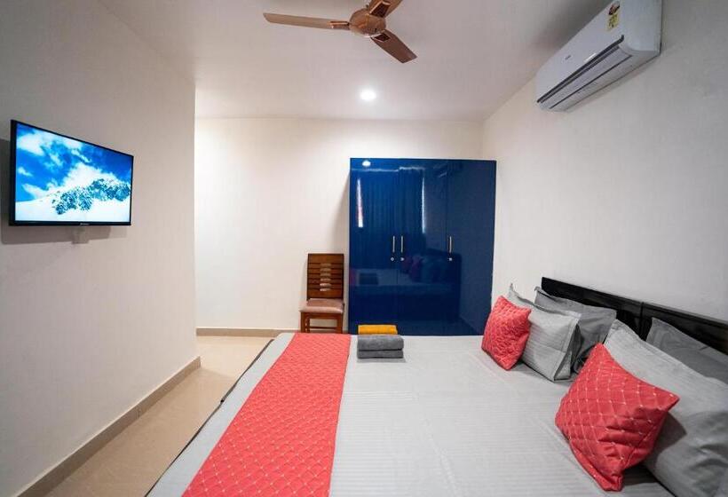 هتل Yellow Bells Signature Hitec City