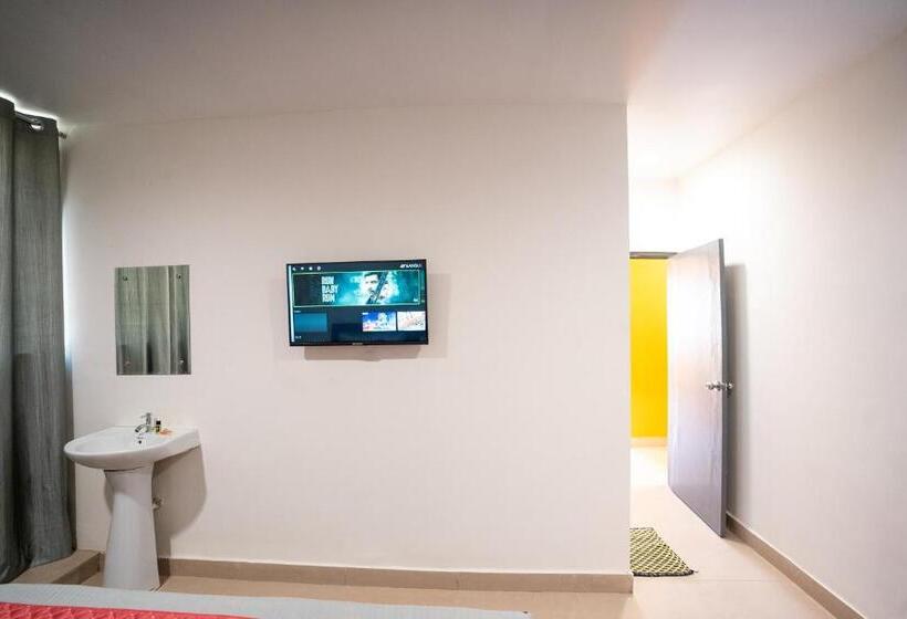 هتل Yellow Bells Signature Hitec City