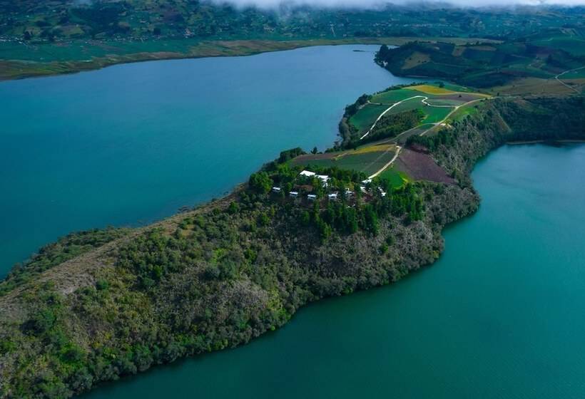 リゾートホテル Entre Islas Lodge