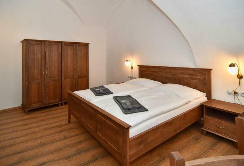 Zámek Castle Račice   Předzámčí Forecastle