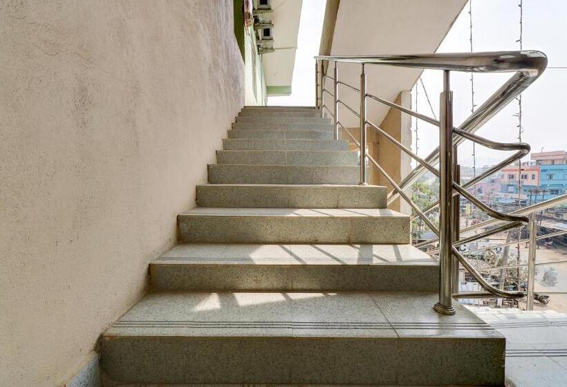 בית מלון כפרי Flagship Madhava Function Hall