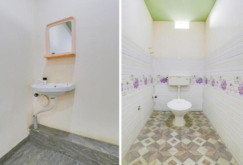 בית מלון כפרי Flagship Madhava Function Hall