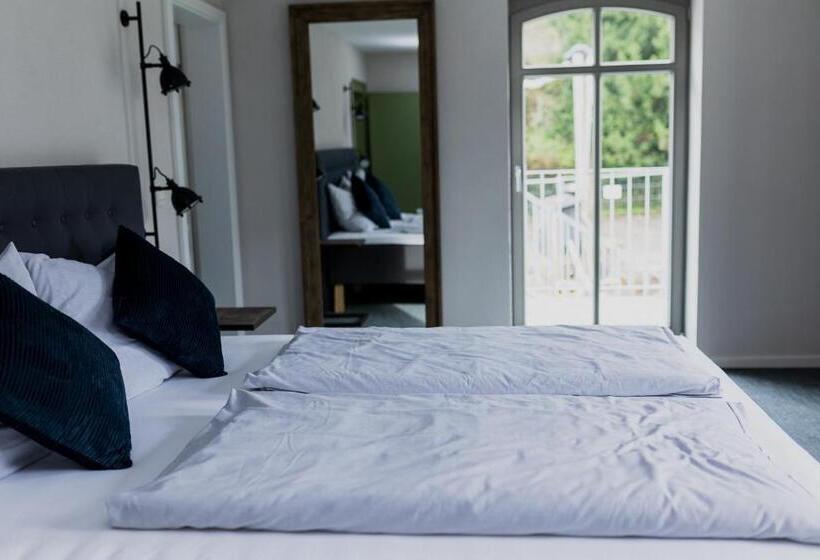 Отель Hofgut Schmitte