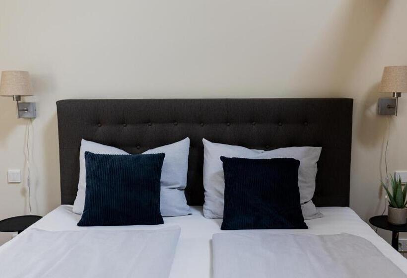 Отель Hofgut Schmitte