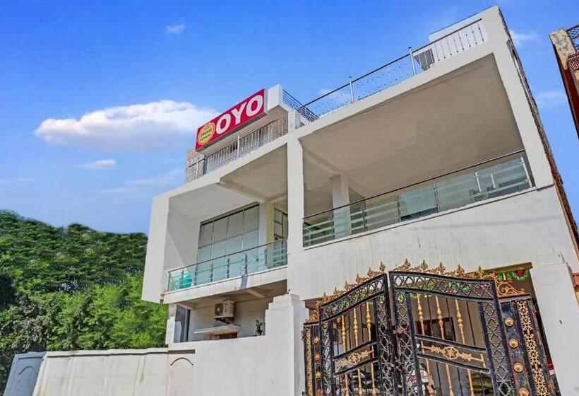 בית מלון כפרי Oyo Flagship 70252  Samridhi