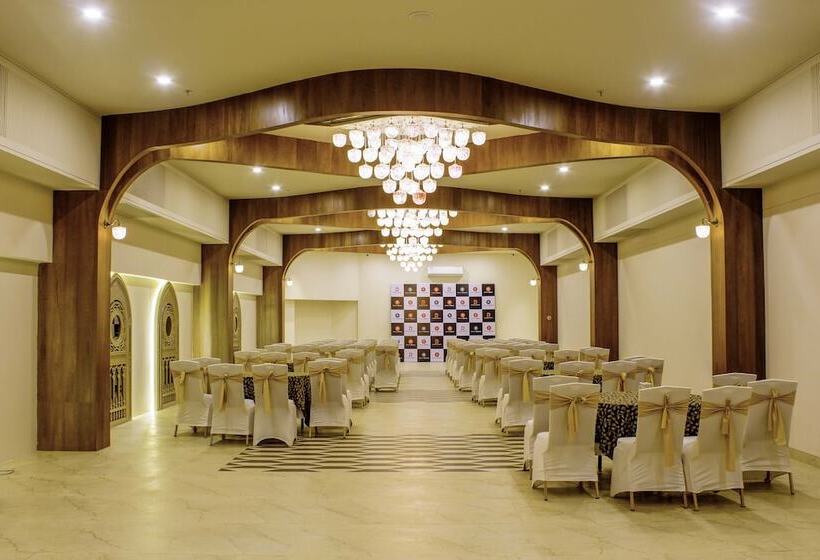 Keys Lite By Lemon Tree Hotels, Vadodara