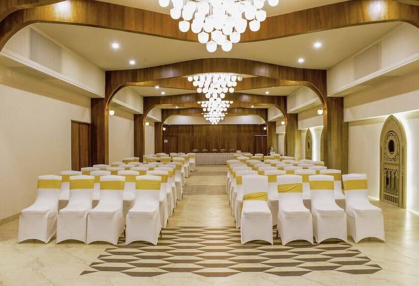 Keys Lite By Lemon Tree Hotels, Vadodara