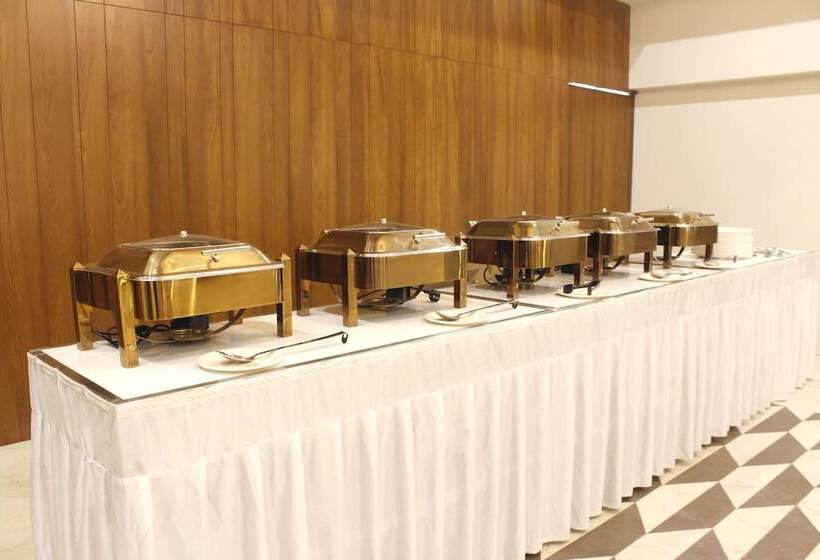 Keys Lite By Lemon Tree Hotels, Vadodara