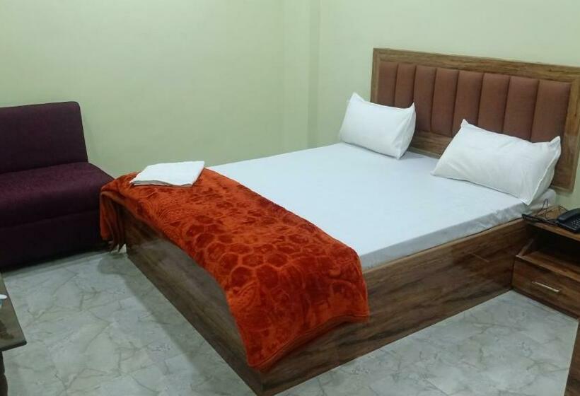 Отель Shagun Banquet And