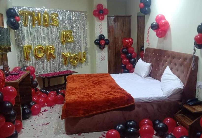 Отель Shagun Banquet And