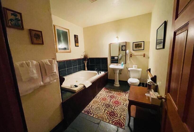 فندق The Lindsay Lodge