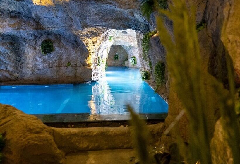 هتل Ushuaia Playa Xemxija Boutique