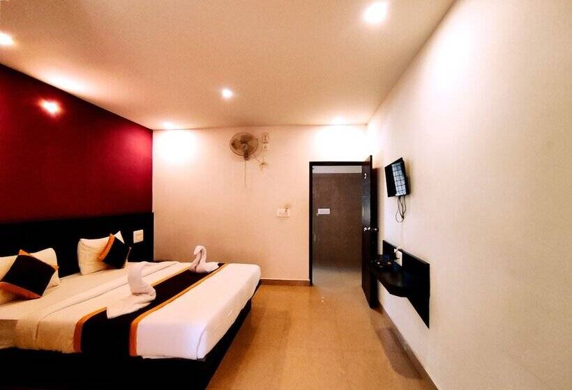 Отель Yuvraj Galaxy Inn