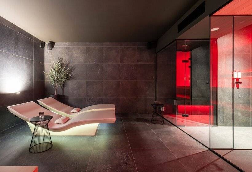 One Two Four Hotel & Spa