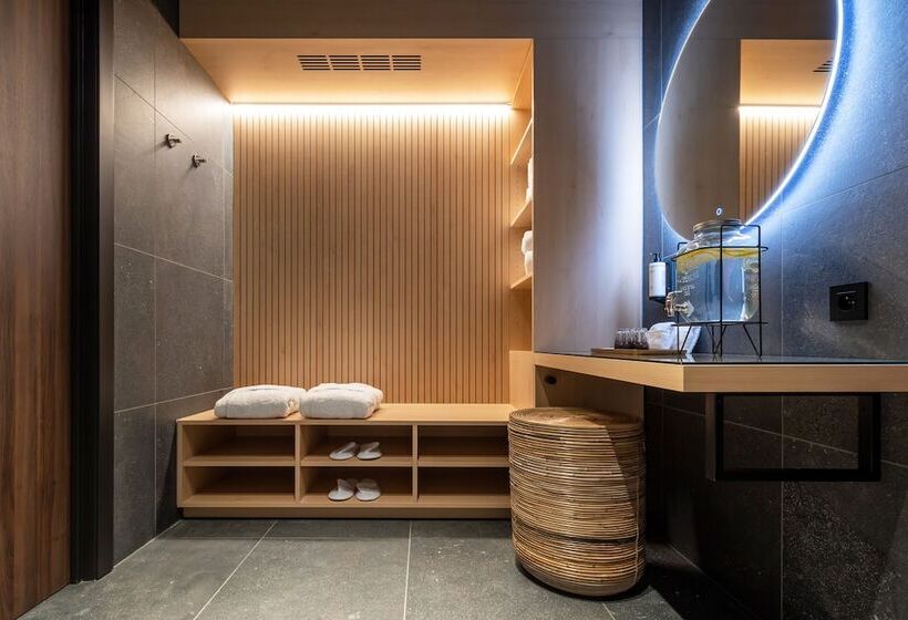 One Two Four Hotel & Spa