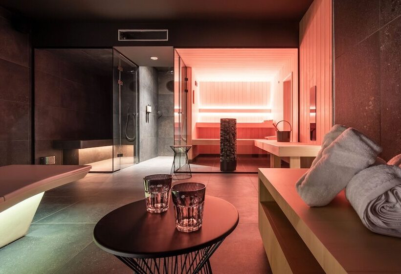 One Two Four Hotel & Spa