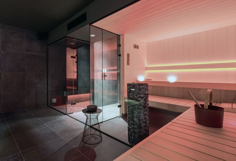 One Two Four Hotel & Spa