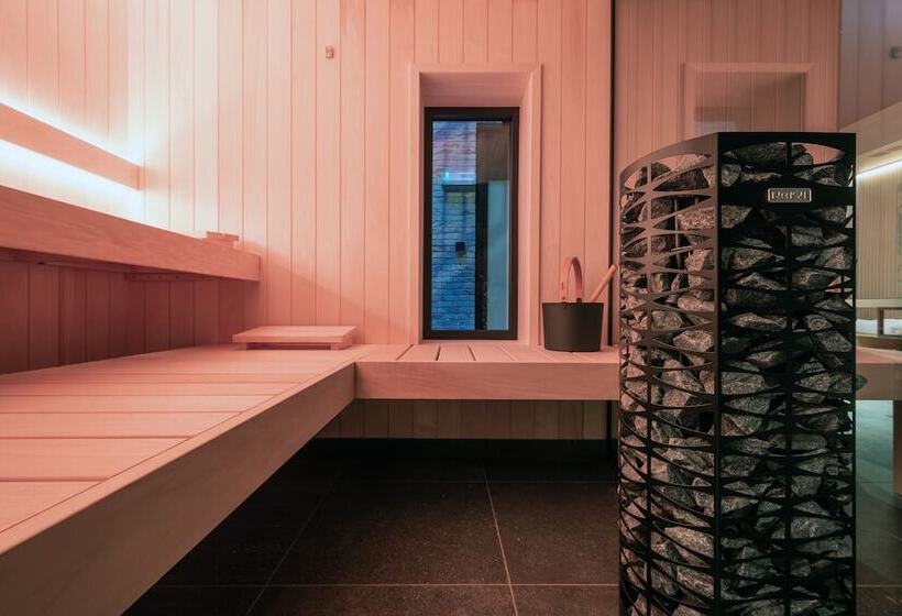 One Two Four Hotel & Spa