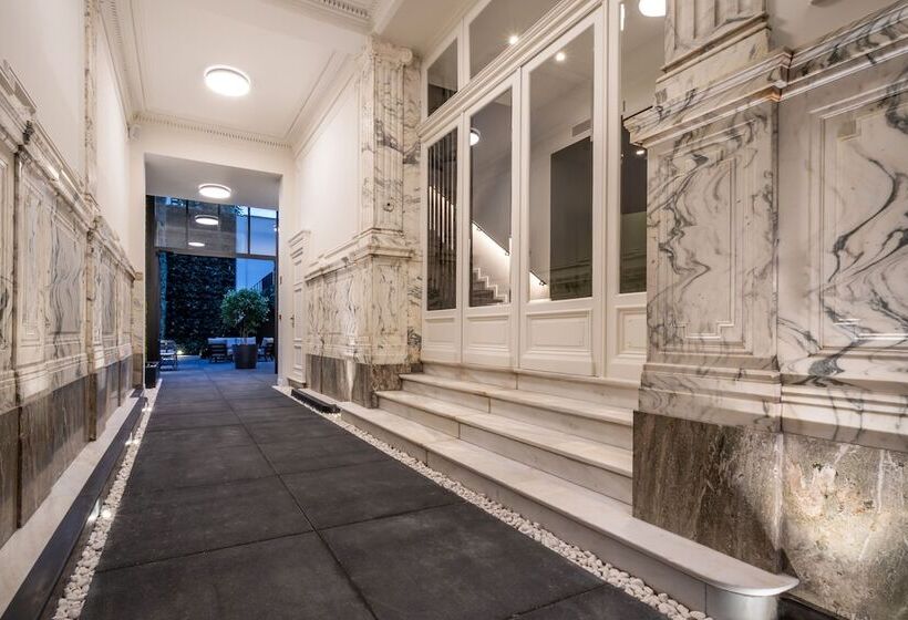 One Two Four Hotel & Spa