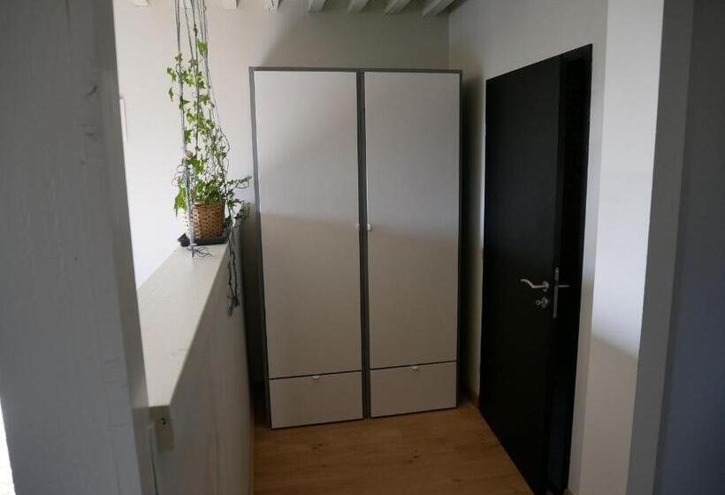 펜션 Suite De Charme Dans Une Maison Fortifiée Du Xvème Siècle, Entre Nancy Et Metz, Vue Sur La Moselle