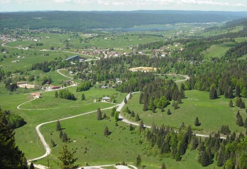 بنسيون Haut Jura