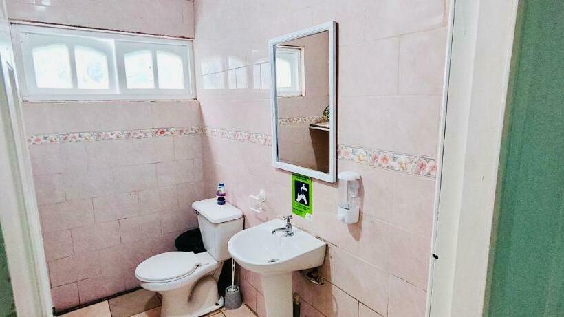 بنسيون Hostal Costa Morena