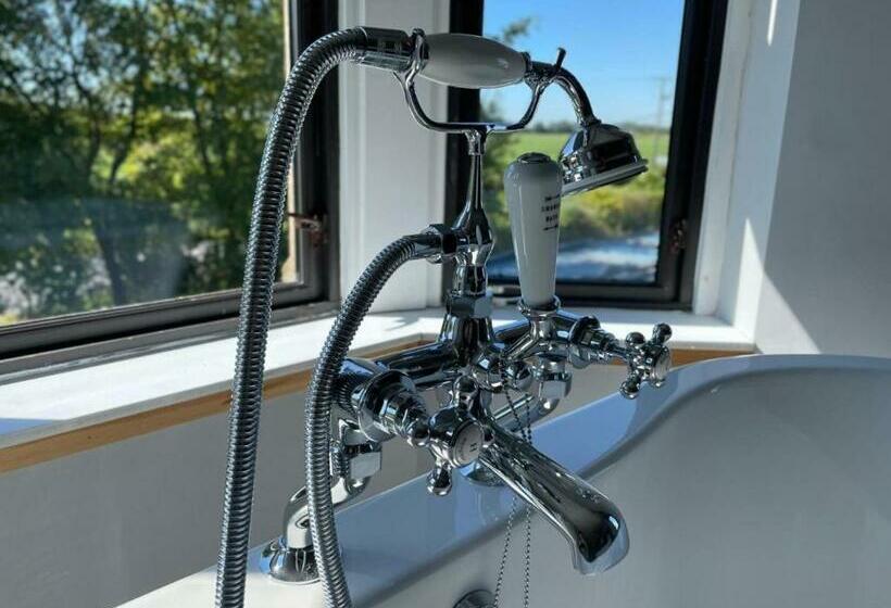 הוסטל The Lugton Rooms