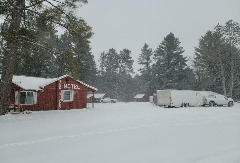 旅馆 Two Rivers Motel And Cabins Of Kenton, Mi