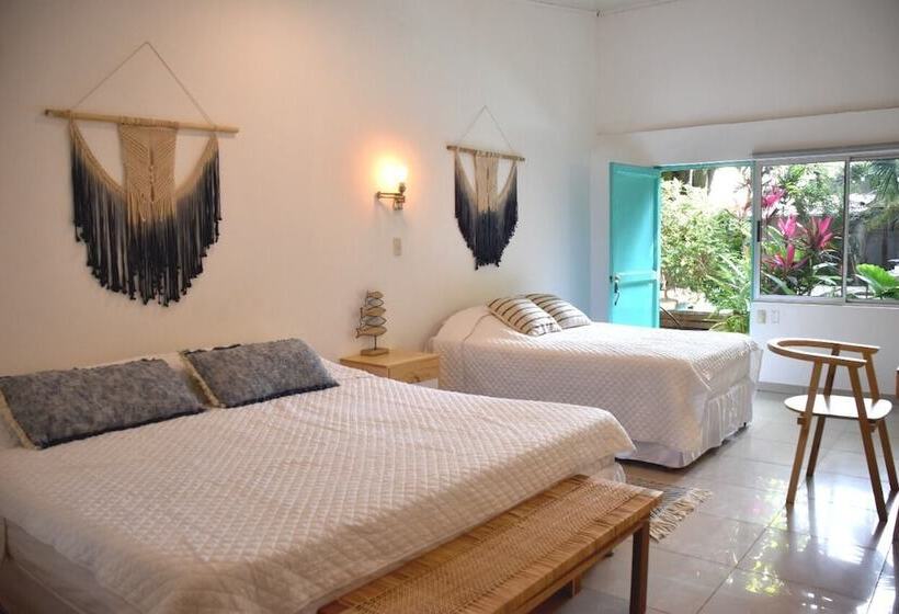 צימר Refugio Surf Lodge