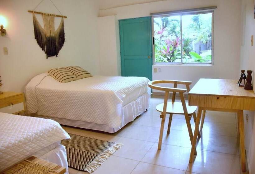 צימר Refugio Surf Lodge