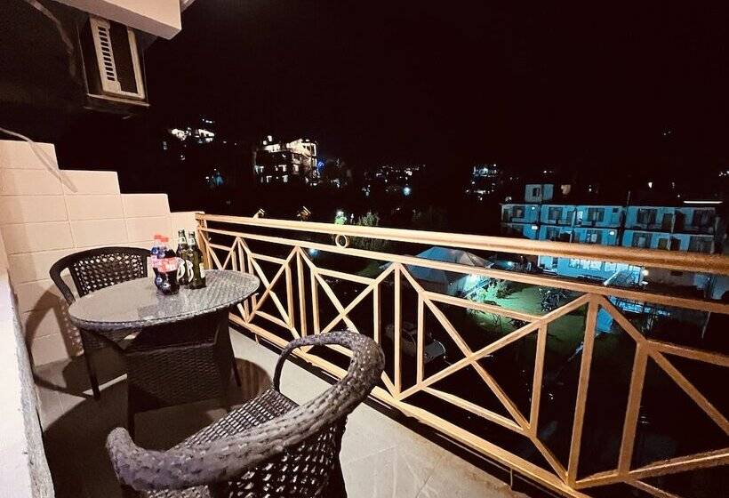 Hill River Resort By West Western