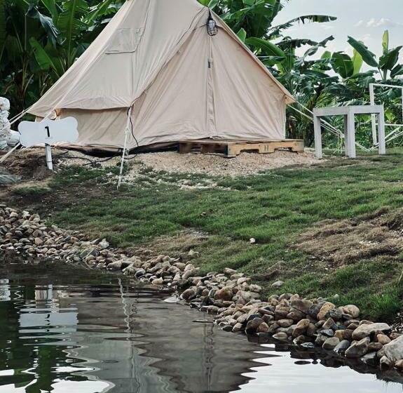 מלון כמוסות 3199 Cafe  Latya