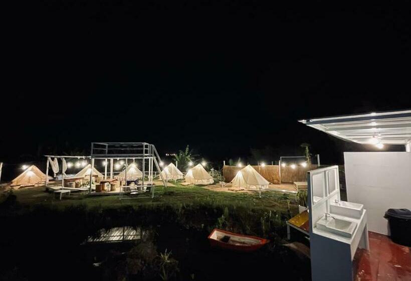 מלון כמוסות 3199 Cafe  Latya