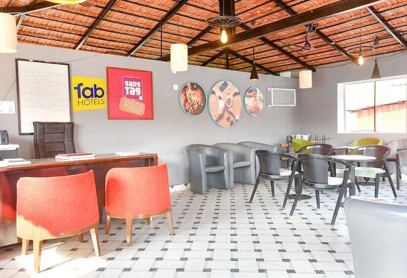 בית מלון כפרי Fabescape Kautilyaa Resort With Swimming Pool